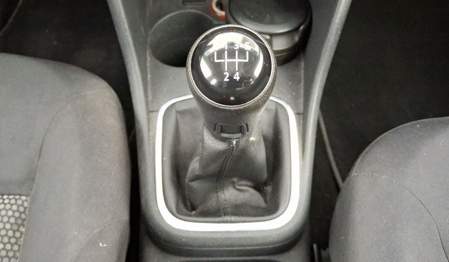 Volkswagen Polo 1.6 MT Hatchback 2015