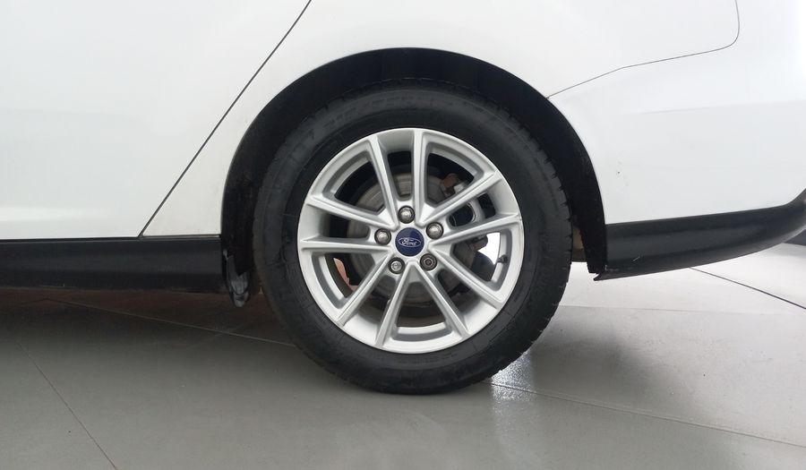 Ford Focus 2.0 SE AT Sedan 2015