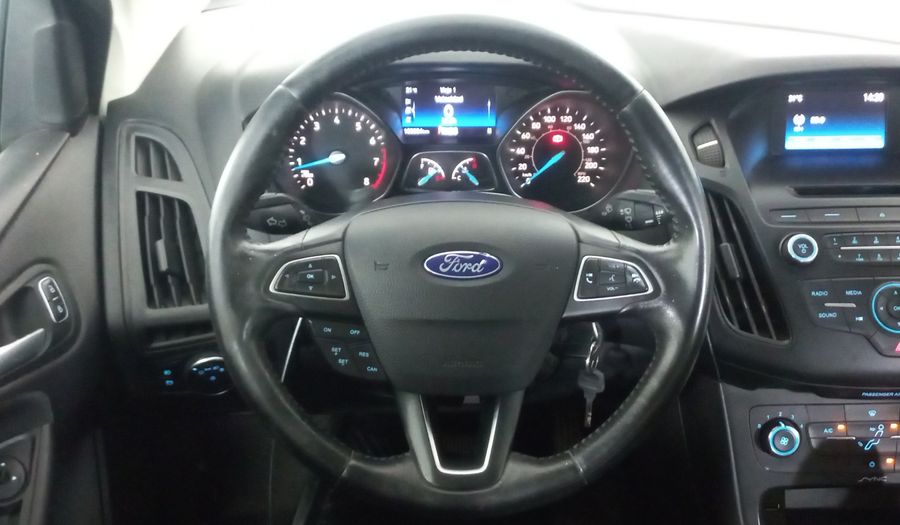 Ford Focus 2.0 SE AT Sedan 2015