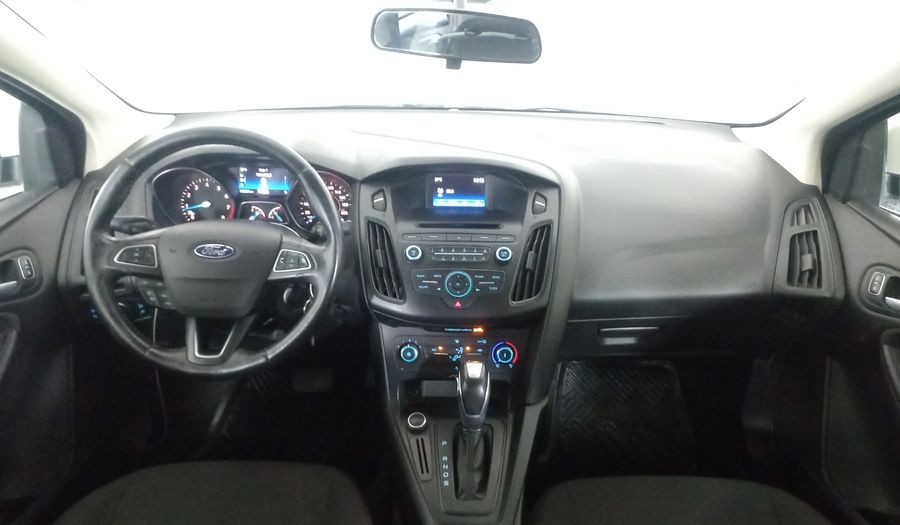 Ford Focus 2.0 SE AT Sedan 2015