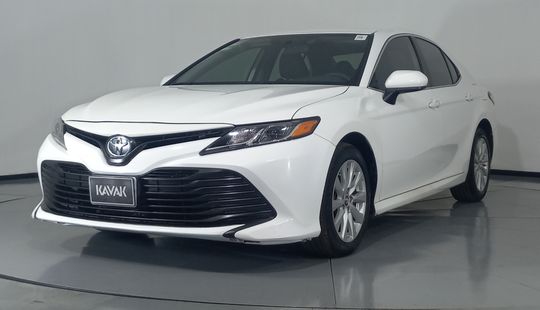 Toyota • Camry