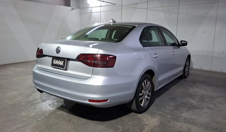 Volkswagen Jetta 2.5 TRENDLINE TIPTRONIC Sedan 2015