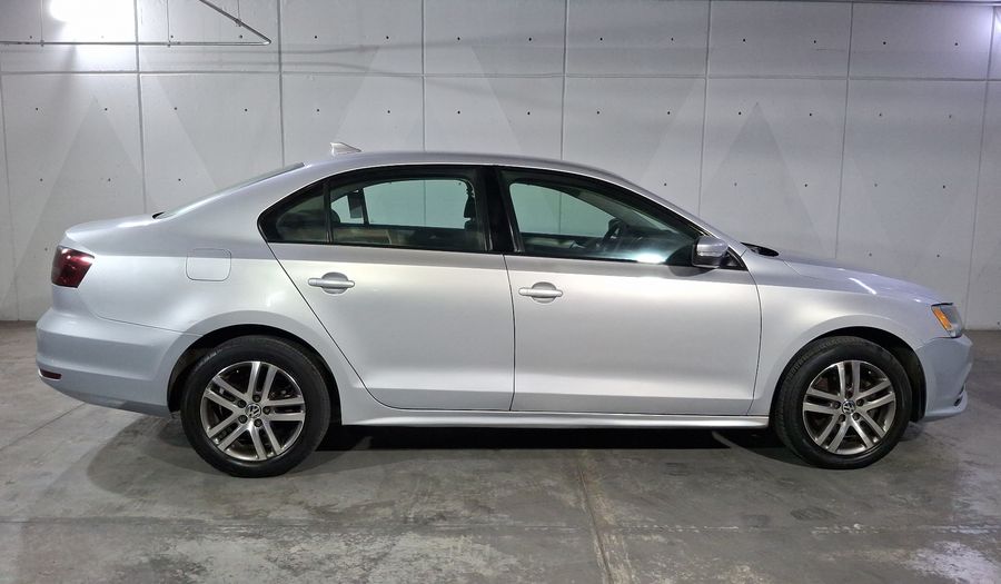 Volkswagen Jetta 2.5 TRENDLINE TIPTRONIC Sedan 2015