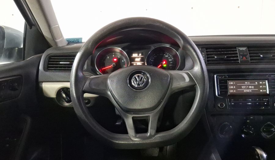 Volkswagen Jetta 2.5 TRENDLINE TIPTRONIC Sedan 2015