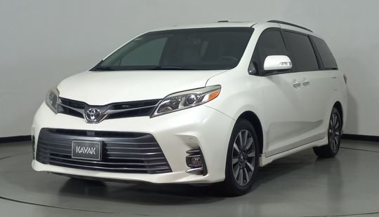 Toyota • Sienna