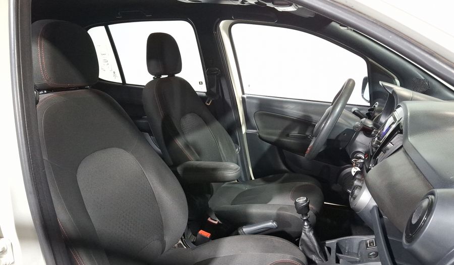 Fiat Uno 1.4 SPORTING Hatchback 2019