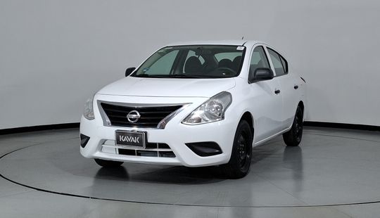 Nissan • Versa
