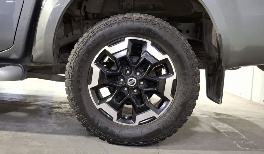 Nissan Frontier 2.5 PLATINUM LE AUTO Pickup 2022