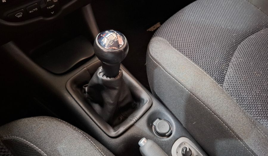 Peugeot 207 1.6 FELINE COMPACT Sedan 2013