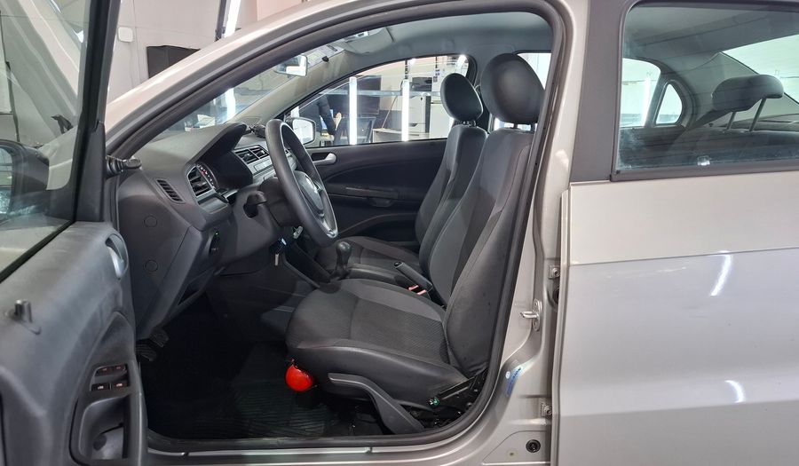 Volkswagen Voyage 1.6 TRENDLINE MY17 Sedan 2017