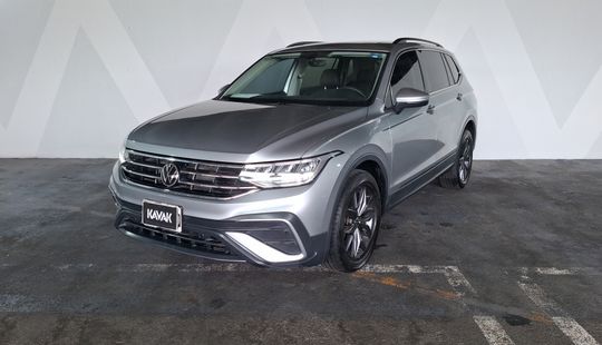 Volkswagen • Tiguan