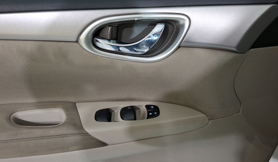 Nissan Sentra 1.8 ADVANCE CVT Sedan 2016
