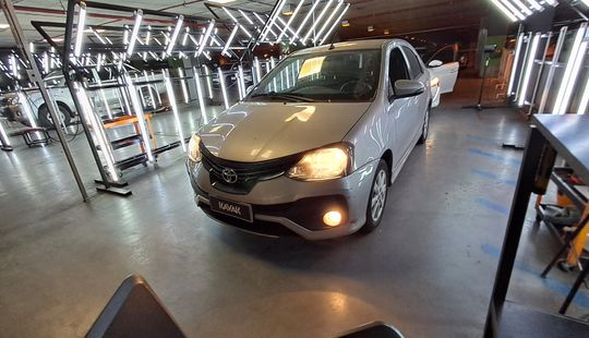 Toyota • Etios