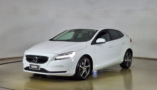 Volvo • V40