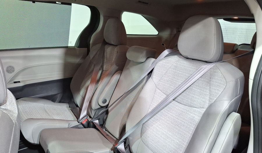 Toyota Sienna 2.5 HEV LE AUTO Minivan 2021
