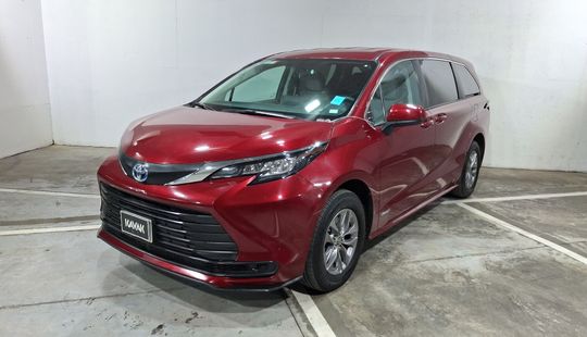 Toyota • Sienna