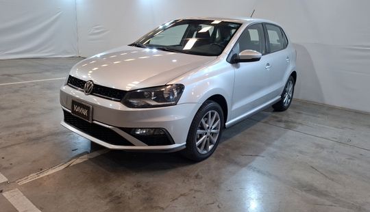 Volkswagen • Polo
