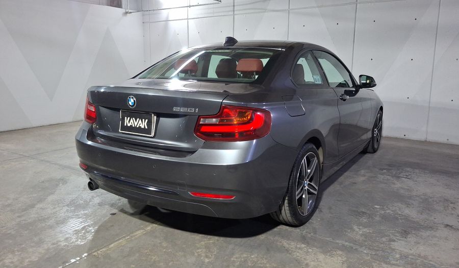 Bmw Serie 2 2.0 220IA SPORT LINE Coupe 2016