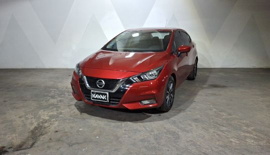 Nissan • Versa