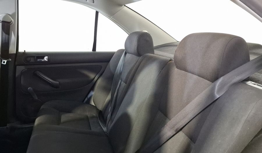 Volkswagen Jetta Clasico 2.0 CL MT Sedan 2015