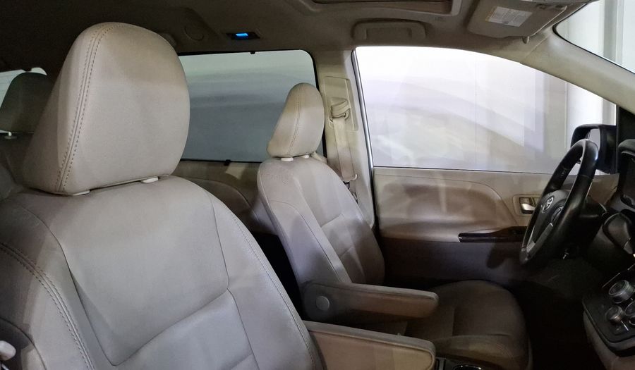 Toyota Sienna 3.5 XLE PIEL AUTO Minivan 2020