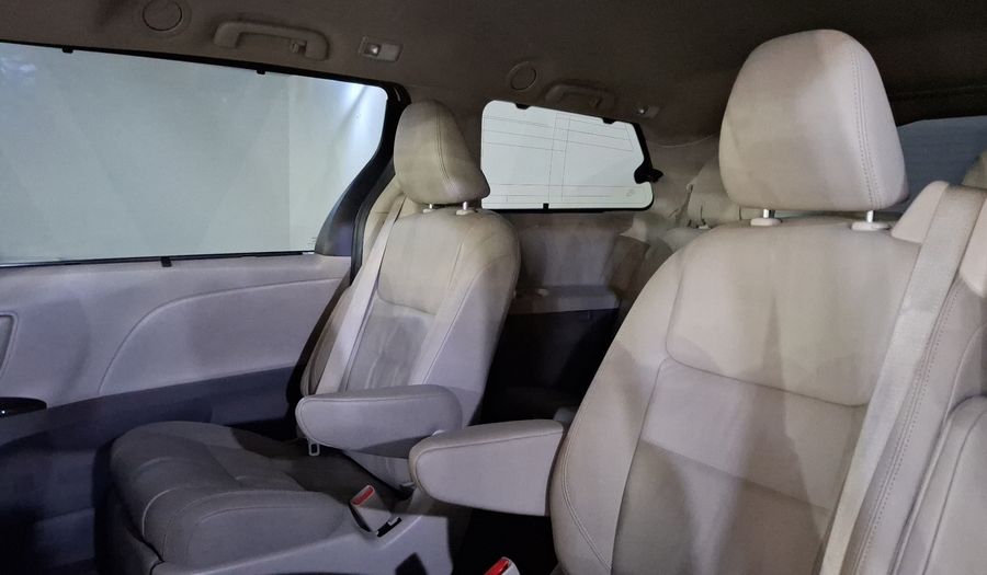 Toyota Sienna 3.5 XLE PIEL AUTO Minivan 2020