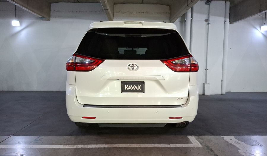 Toyota Sienna 3.5 XLE PIEL AUTO Minivan 2020