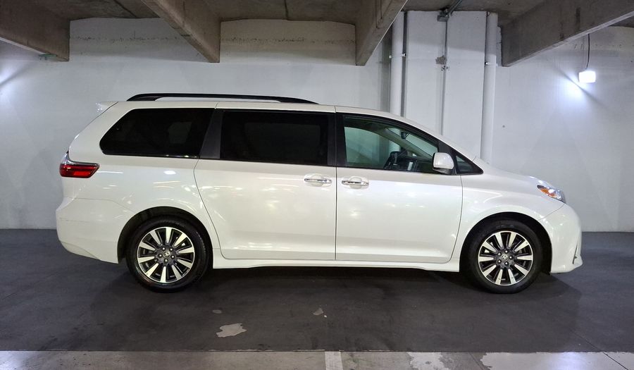 Toyota Sienna 3.5 XLE PIEL AUTO Minivan 2020