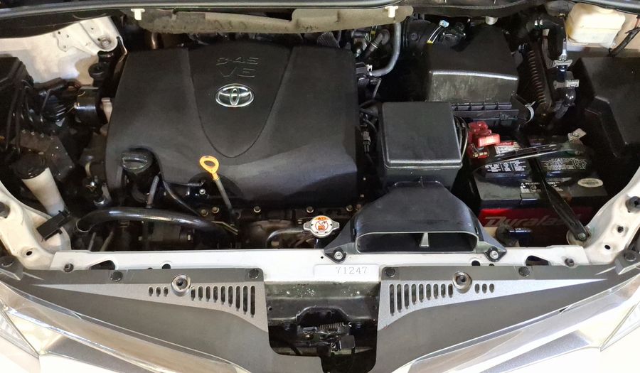 Toyota Sienna 3.5 XLE PIEL AUTO Minivan 2020