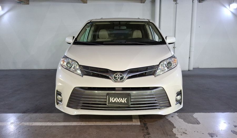 Toyota Sienna 3.5 XLE PIEL AUTO Minivan 2020