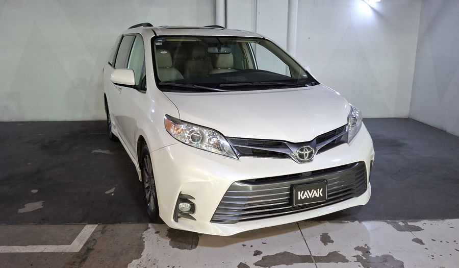 Toyota Sienna 3.5 XLE PIEL AUTO Minivan 2020
