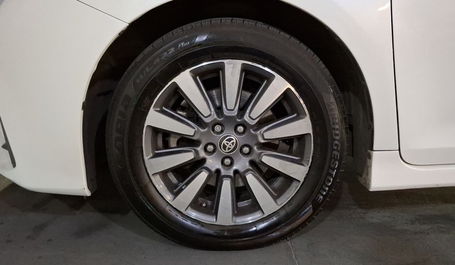 Toyota Sienna 3.5 XLE PIEL AUTO Minivan 2020