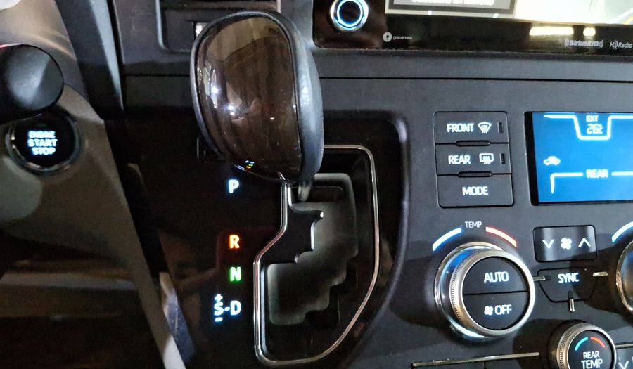 Toyota Sienna 3.5 XLE PIEL AUTO Minivan 2020