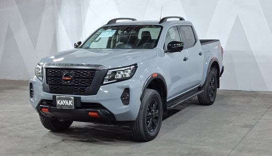 Nissan • Frontier