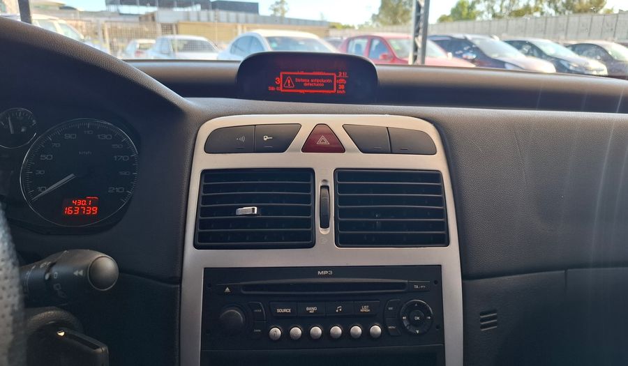 Peugeot 307 1.6 XT PREMIUM Hatchback 2010