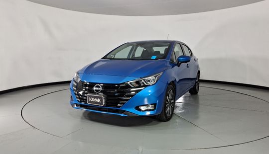 Nissan • Versa