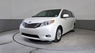 Toyota • Sienna