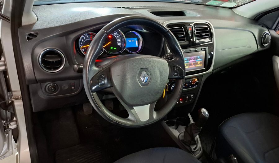 Renault Sandero 1.6 PRIVILEGE Hatchback 2017