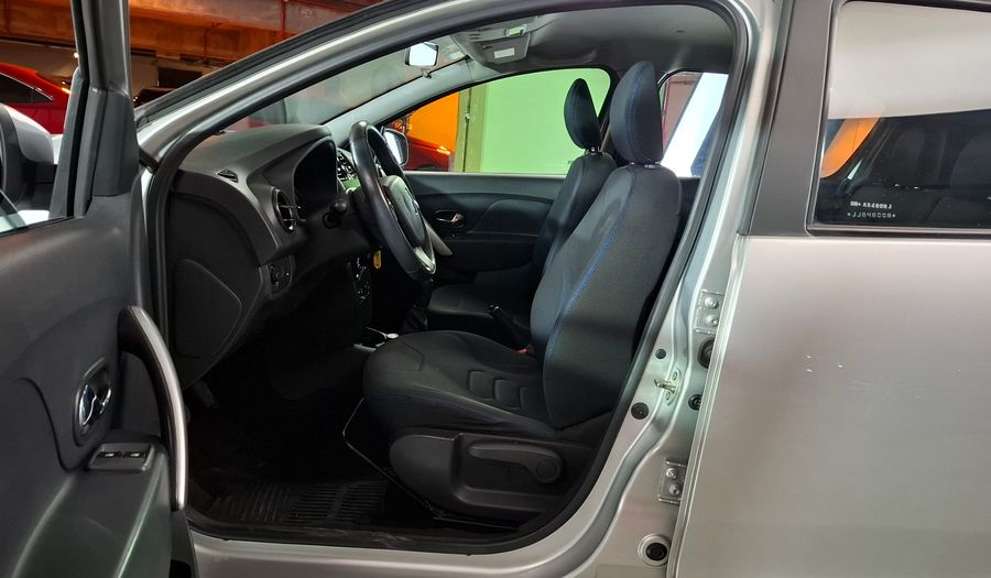 Renault Sandero 1.6 PRIVILEGE Hatchback 2017