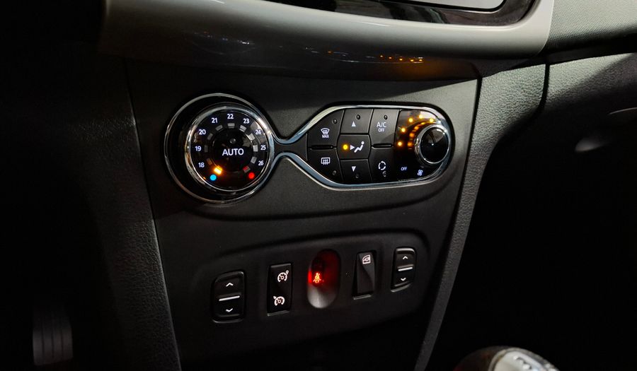 Renault Sandero 1.6 PRIVILEGE Hatchback 2017