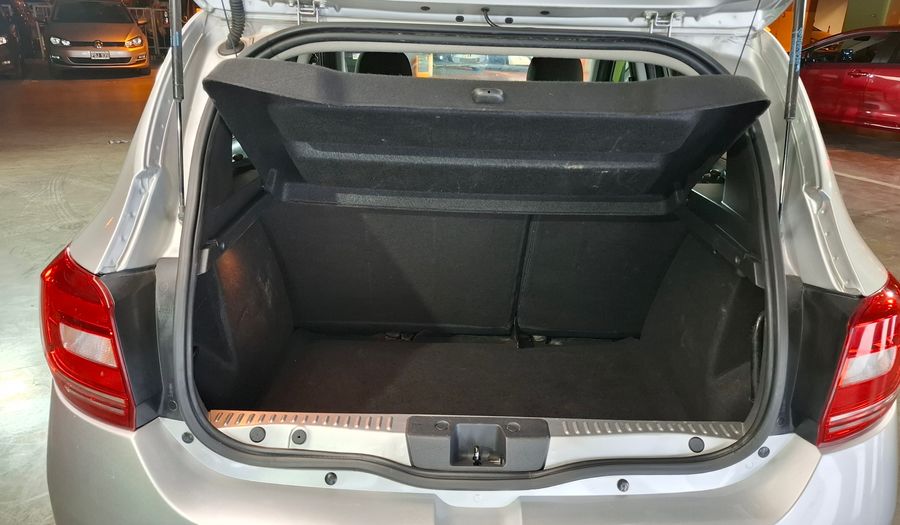 Renault Sandero 1.6 PRIVILEGE Hatchback 2017