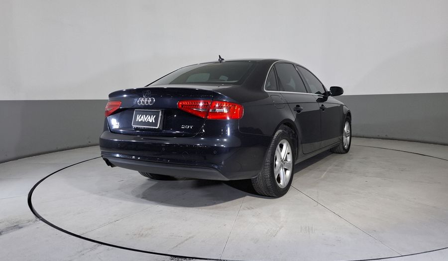 Audi A4 2.0 TFSI LUXURY MULTITRONIC Sedan 2013