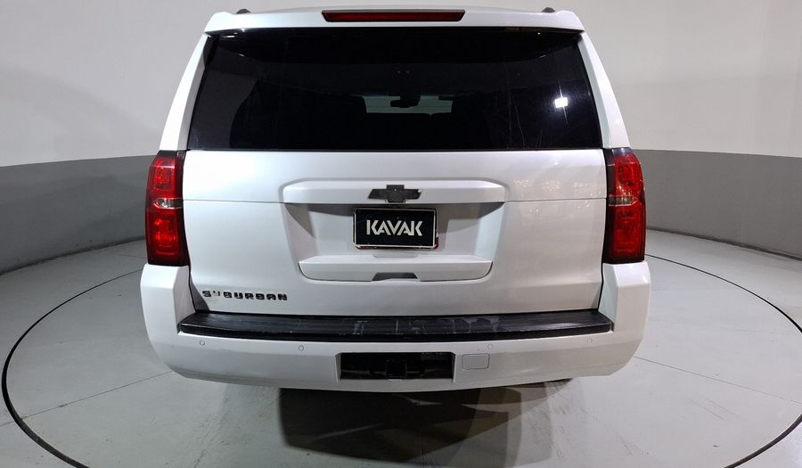 Chevrolet Suburban 5.3 B LT AT Suv 2017