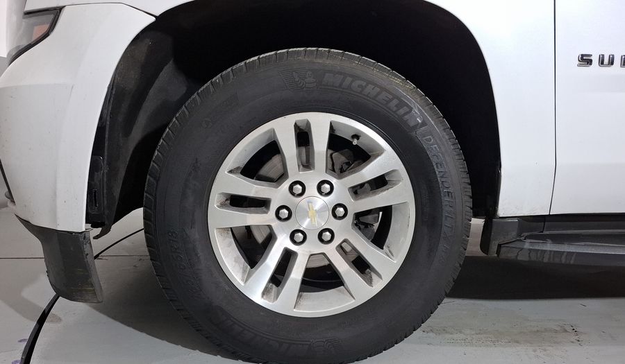 Chevrolet Suburban 5.3 B LT AT Suv 2017