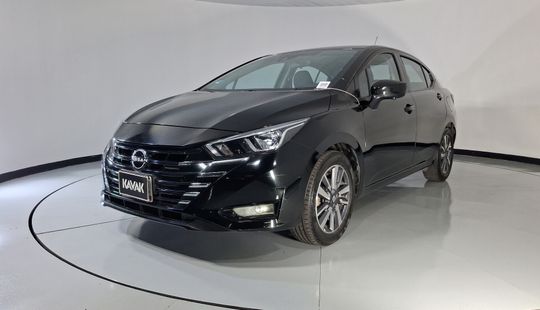 Nissan • Versa