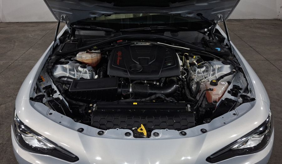 Alfa Romeo Giulia 2.0 TI LUSSO Sedan 2021