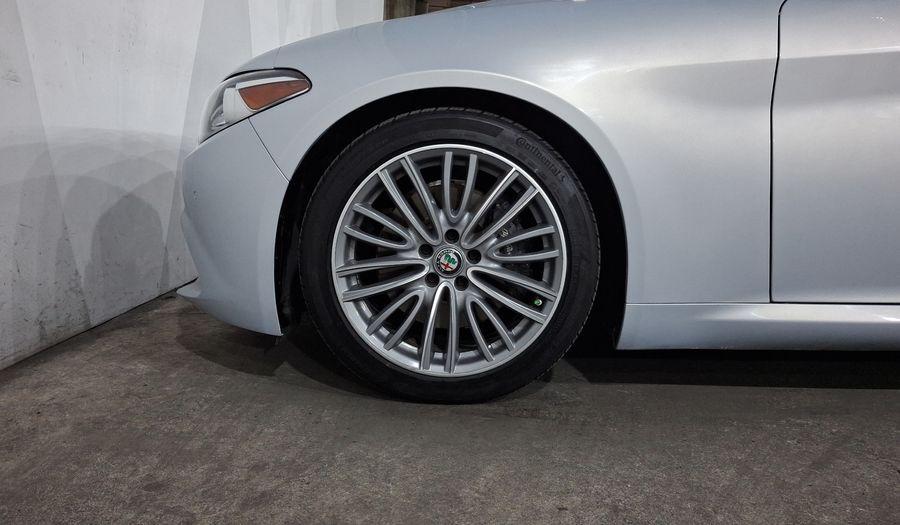 Alfa Romeo Giulia 2.0 TI LUSSO Sedan 2021