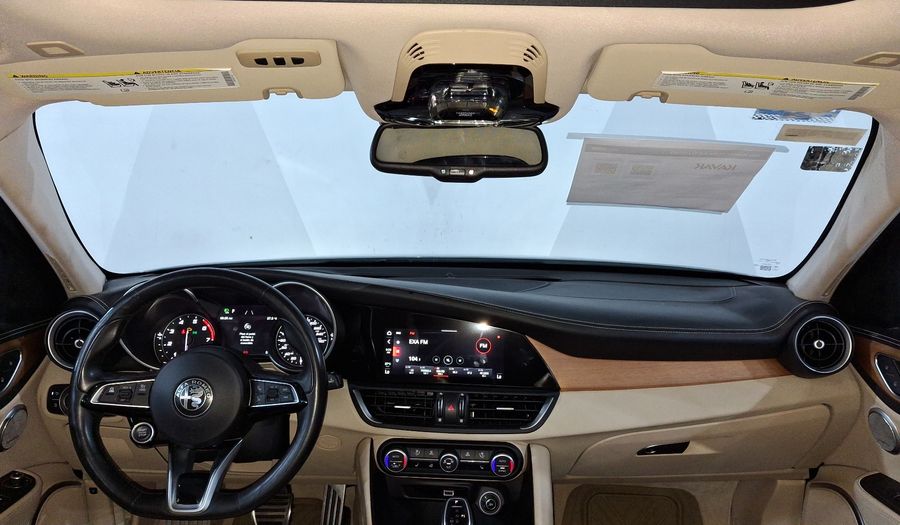 Alfa Romeo Giulia 2.0 TI LUSSO Sedan 2021