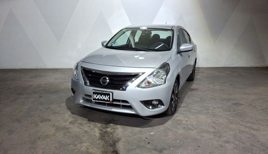 Nissan • Versa