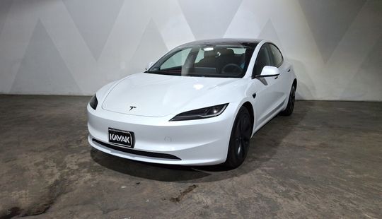 Tesla • Model 3